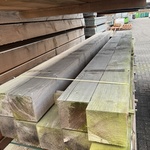 9x Vuren Balken Fijnbezaagd, 200x200mm, lengte 400cm